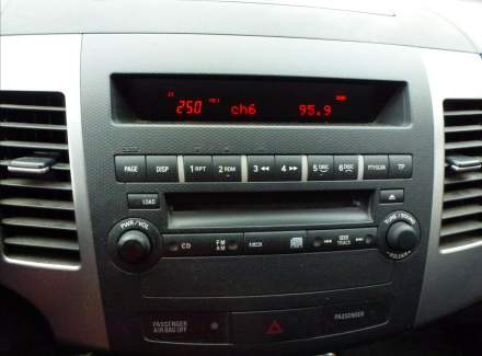 Mitsubishi - Outlander