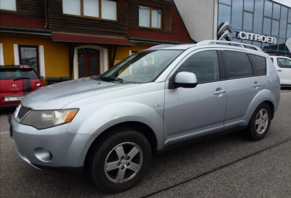 Mitsubishi - Outlander