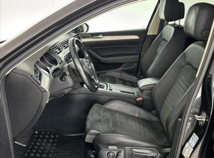 Volkswagen - Passat