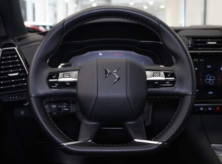 DS Automobiles - DS7 Crossback