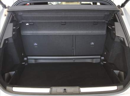 DS Automobiles - DS7 Crossback