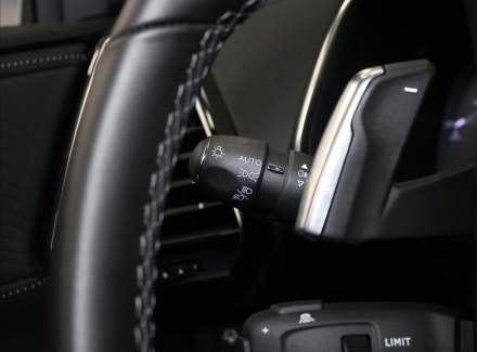 DS Automobiles - DS7 Crossback