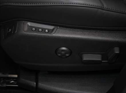 DS Automobiles - DS7 Crossback