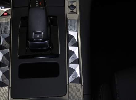 DS Automobiles - DS7 Crossback