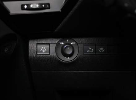 DS Automobiles - DS7 Crossback