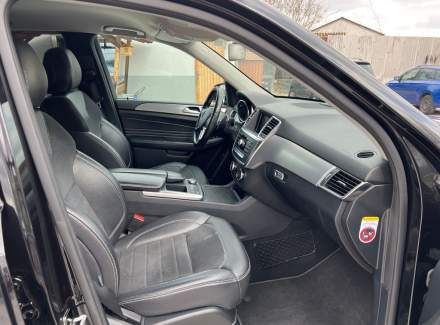 Mercedes-Benz - M-class