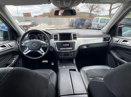 Mercedes-Benz - M-class