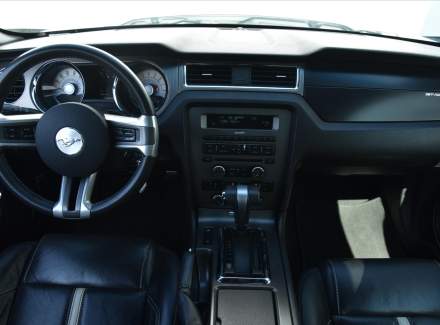 Ford - Mustang