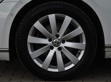 Volkswagen - Passat