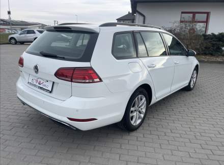 Volkswagen - Golf