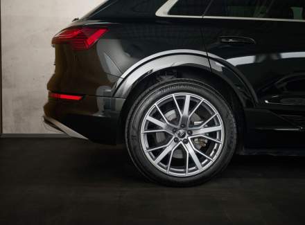 Audi - E-tron