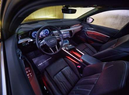 Audi - E-tron
