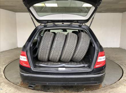 Mercedes-Benz - C-class