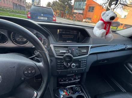 Mercedes-Benz - E-class