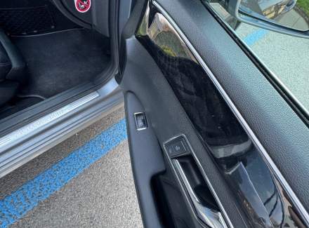 Mercedes-Benz - E-class