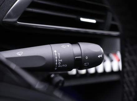 Peugeot - 5008