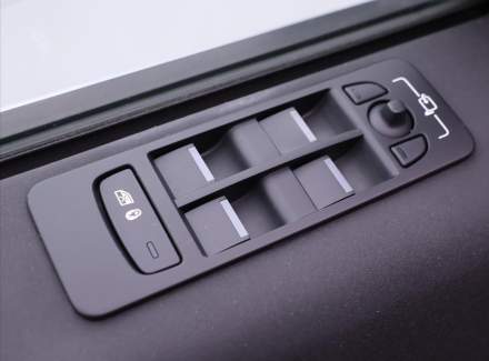 Land Rover - Discovery Sport