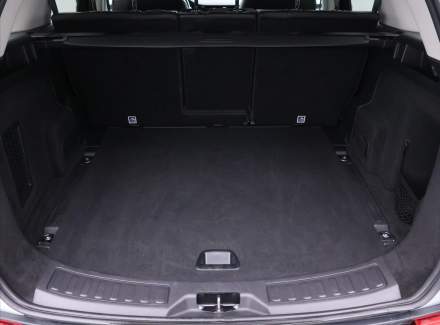 Land Rover - Discovery Sport