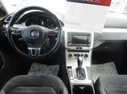 Volkswagen - Passat