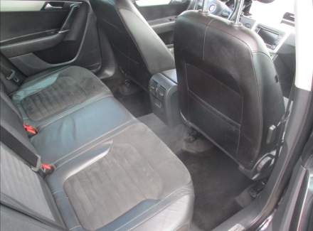 Volkswagen - Passat