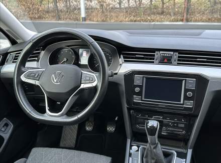 Volkswagen - Passat