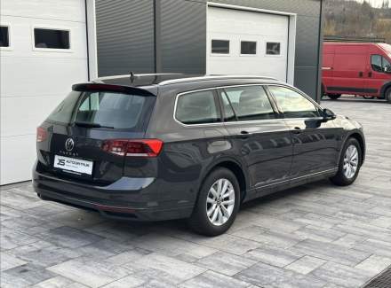 Volkswagen - Passat