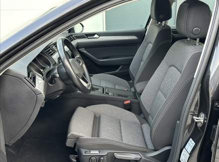 Volkswagen - Passat