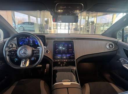 Mercedes-Benz - EQE