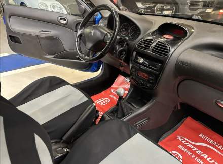 Peugeot - 206