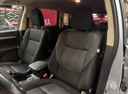 Mitsubishi - Outlander