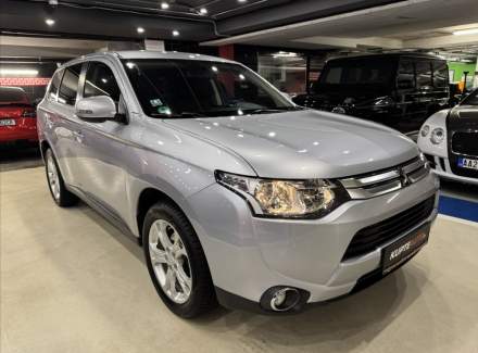Mitsubishi - Outlander