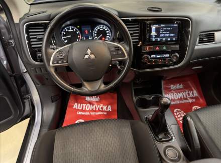 Mitsubishi - Outlander