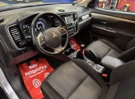 Mitsubishi - Outlander
