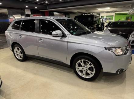 Mitsubishi - Outlander