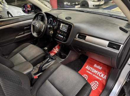 Mitsubishi - Outlander