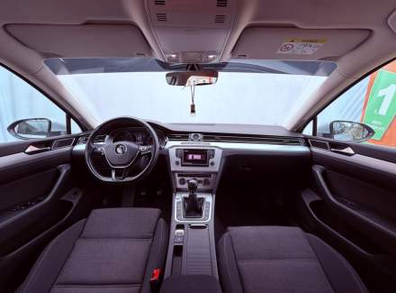 Volkswagen - Passat