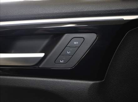 Mitsubishi - Outlander