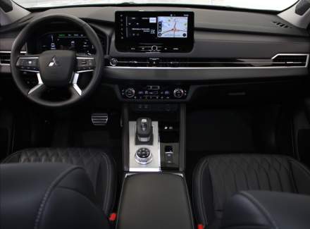 Mitsubishi - Outlander