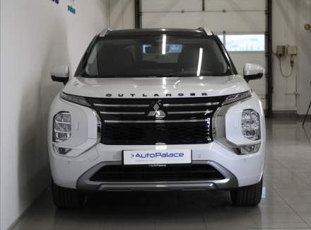 Mitsubishi - Outlander