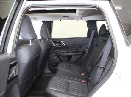 Mitsubishi - Outlander