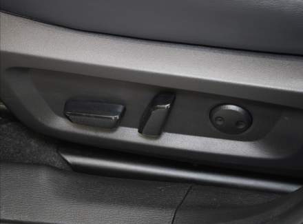 Mitsubishi - Outlander