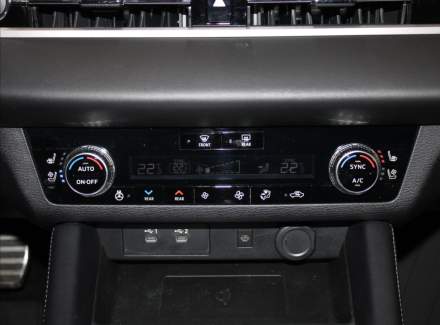 Mitsubishi - Outlander