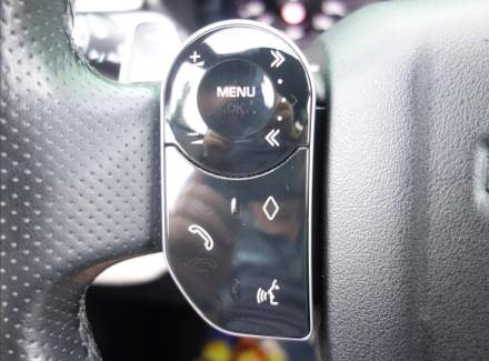 Land Rover - Range Rover Velar