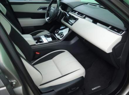 Land Rover - Range Rover Velar