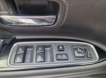 Mitsubishi - Outlander