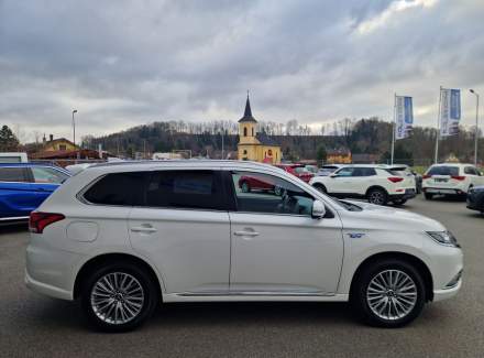 Mitsubishi - Outlander