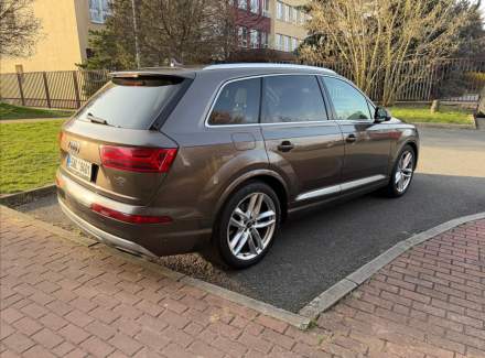 Audi - Q7
