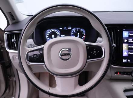 Volvo - V90