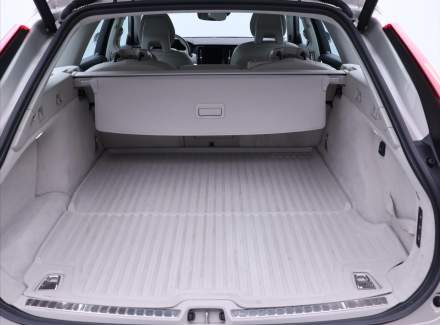 Volvo - V90