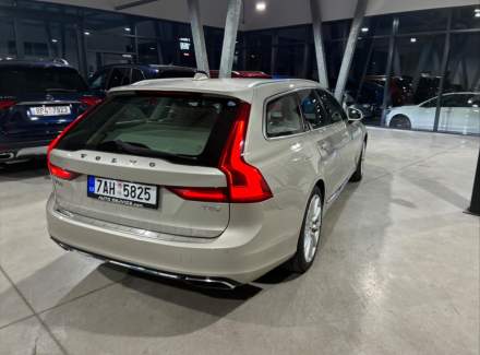 Volvo - V90